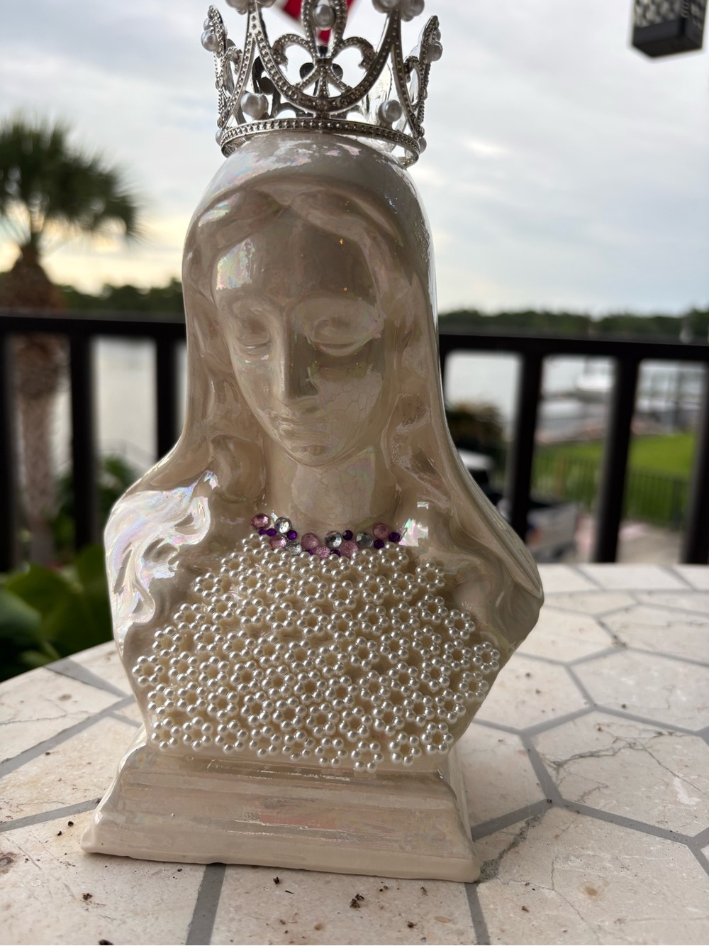 Iridescent Pearl ceramic Bust Statue with Crown - Decorative Home Accent